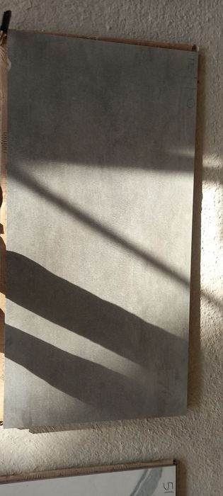 Optimdanam arzon srochna sotiladi kerama granit 4$  Dan.   1.20x60