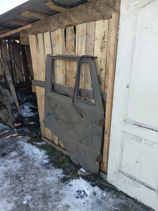 Продам шатуны ,дверь,оси прицепа,чулки,нш 32.редуктор 49 средний