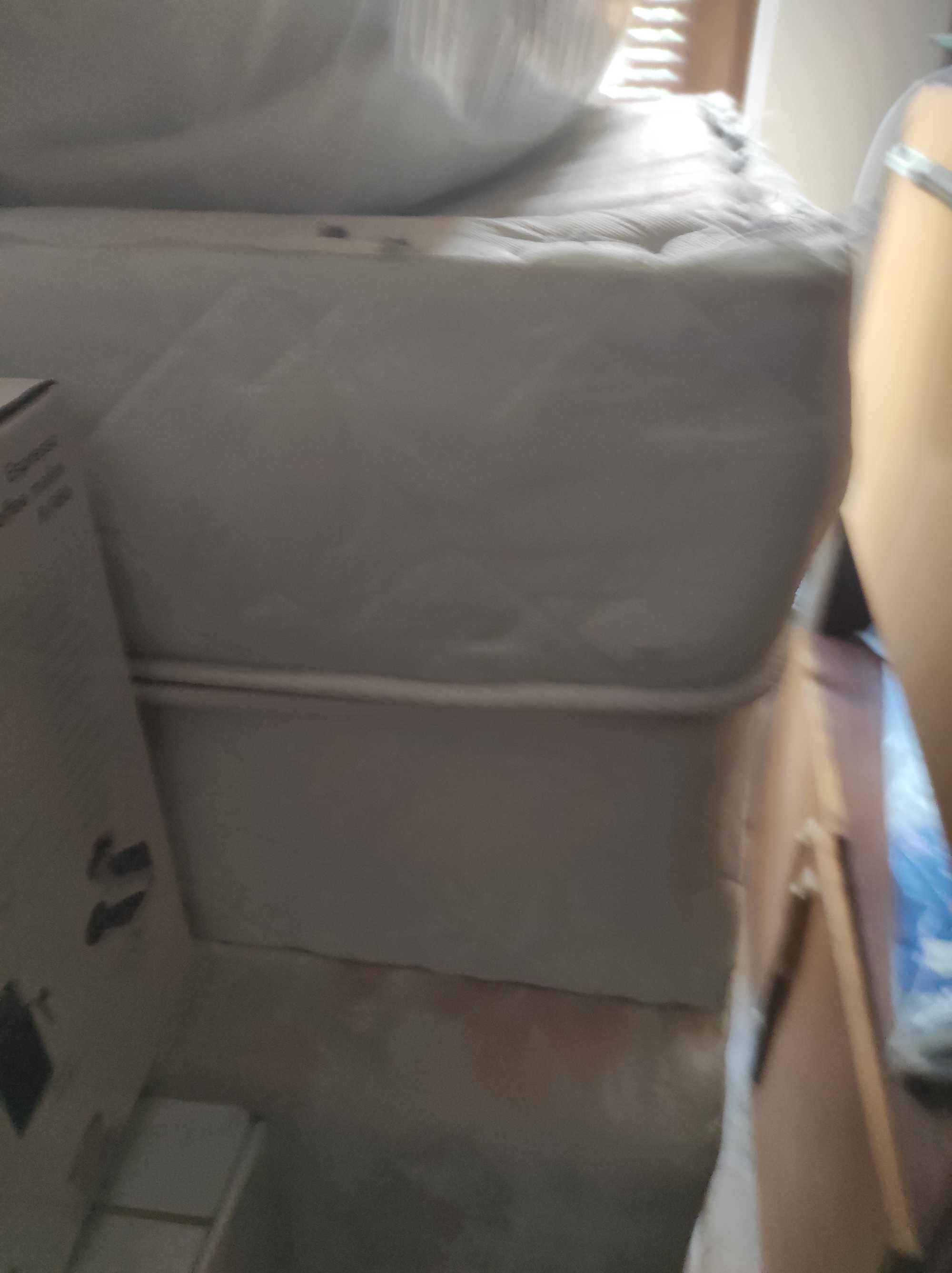 Продавам матраци запазени Царево