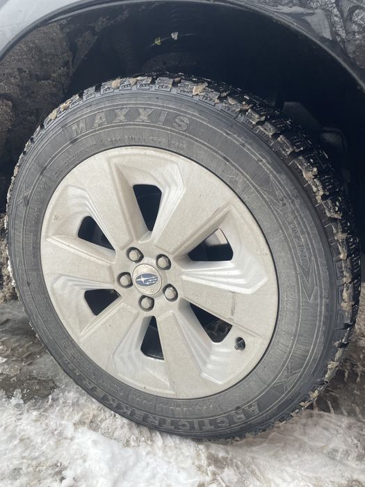 Зимние шипованные шины 225/65/17