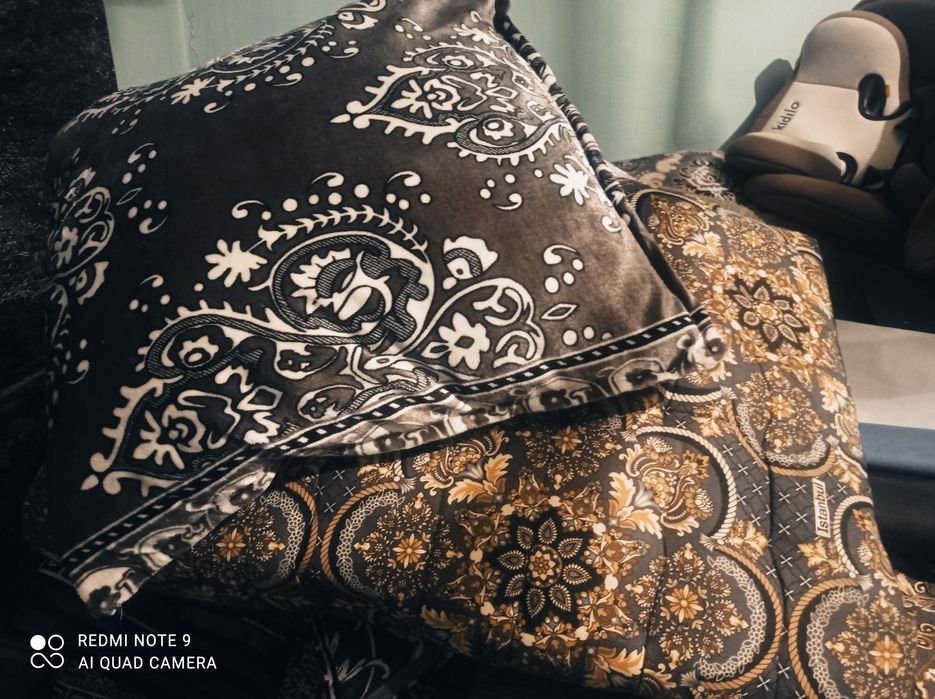 Курпача б/у почти новый не дорого с подушками  50 тыс