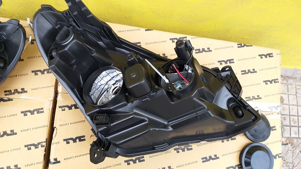 Фарове Опел Астра Н OPEL Astra H фар светлини 03г. - 07г.