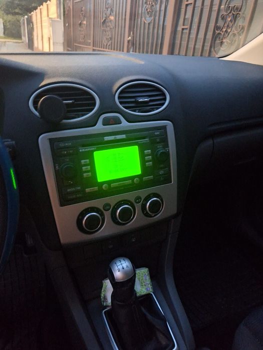 Vând Ford Focus și Opel Meriva