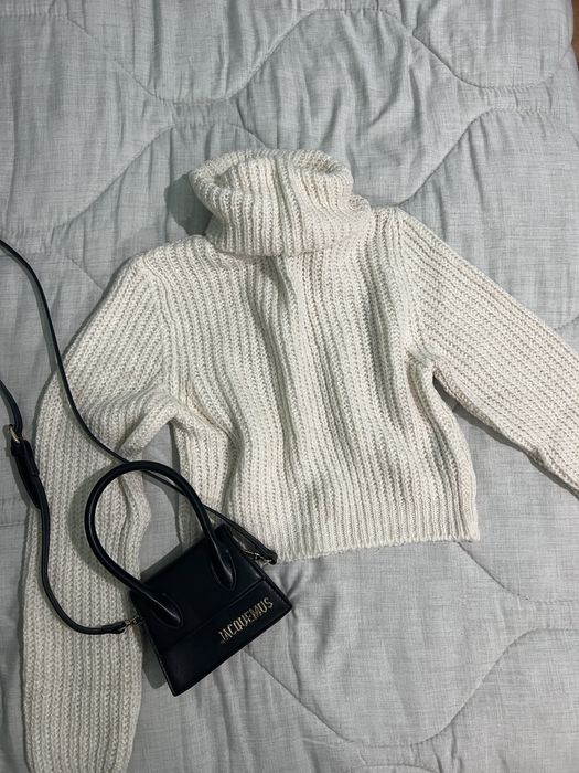 Страхотен пуловер в бяло