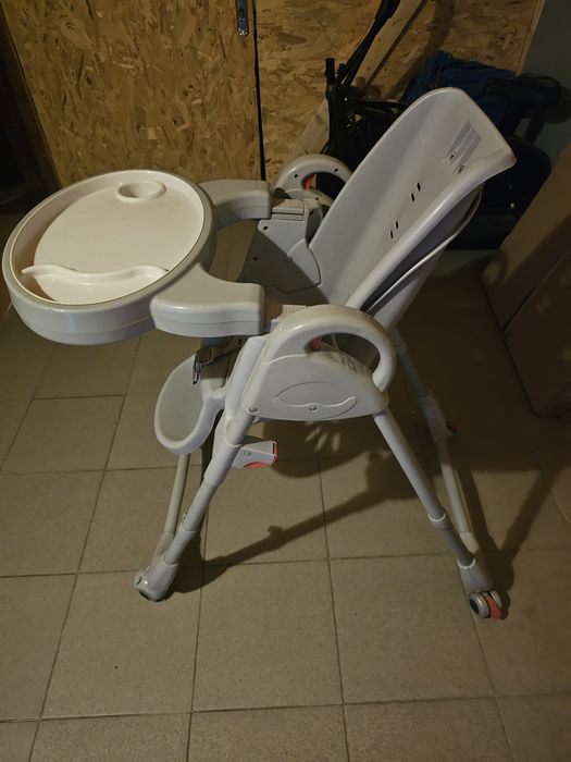 Scaun de masa pentru bebeluși
