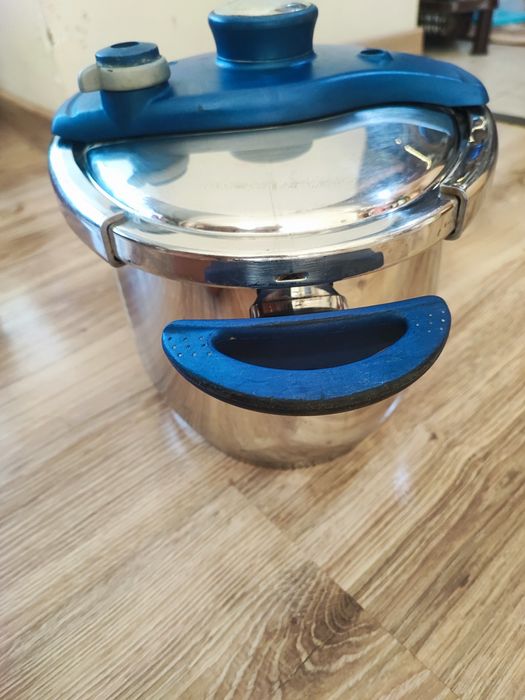 Тенджера под налягане Tefal  Clipao 8l.