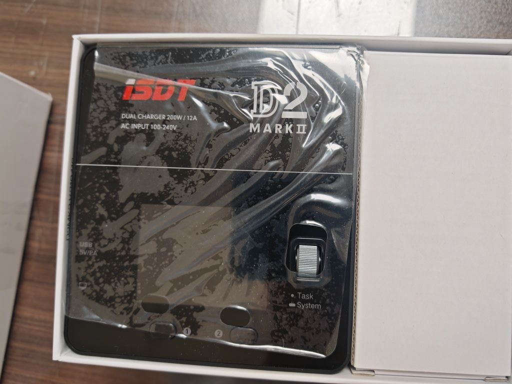 зарядно ISDT D2 Mark II – двуканално, интелигентно