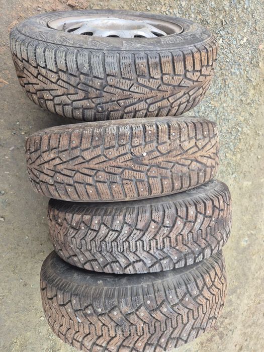 Зимний комплект резины на автомобиль wolksvagen