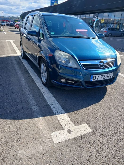Vând Opel Zafira