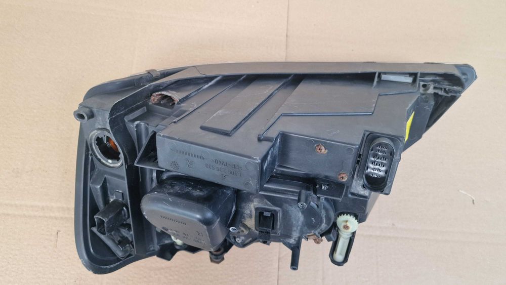 Форд Галакси десен ксенон ксенонов фар Ford Galaxy xenon desen far