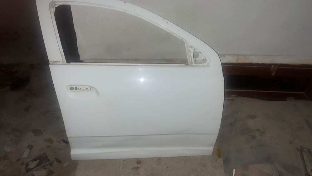 Cobilt eshik oldi o’ng taraf 1ta radnoy