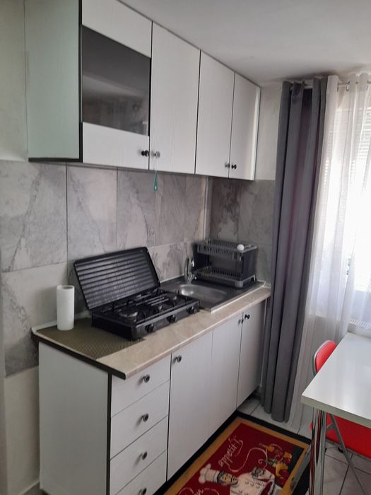 Titan la 3 minute de metrou 1Decembrie garsoniera dubla în vila