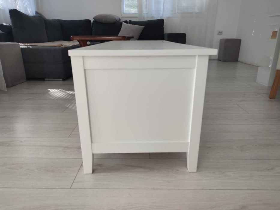 Поставка за телевизор . Бял с три отделни шкафа