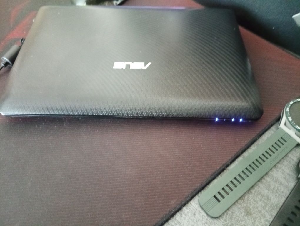 Notebook Asus                     .