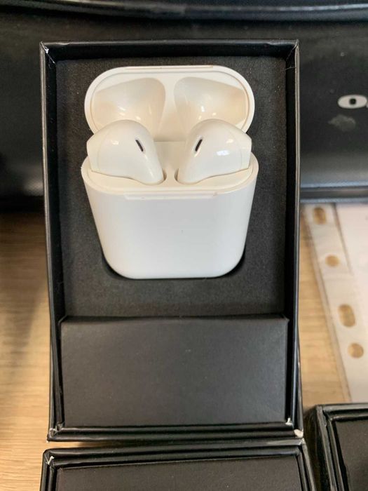 Напълно безжични слушалки с калъф за зареждане Mossmedia