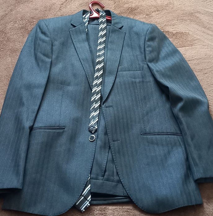 Мужской костюм новый