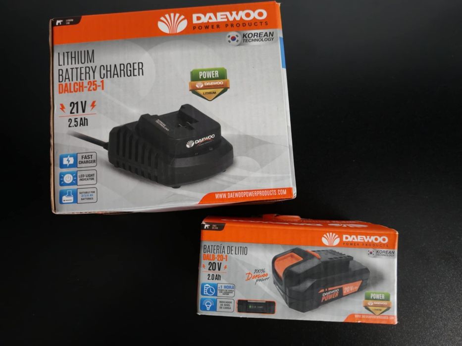 Зарядна станция Dаewoo "UNI-BAT" 21V, 2.5Ah + Батерия Dаewoo "UNI-BAT"