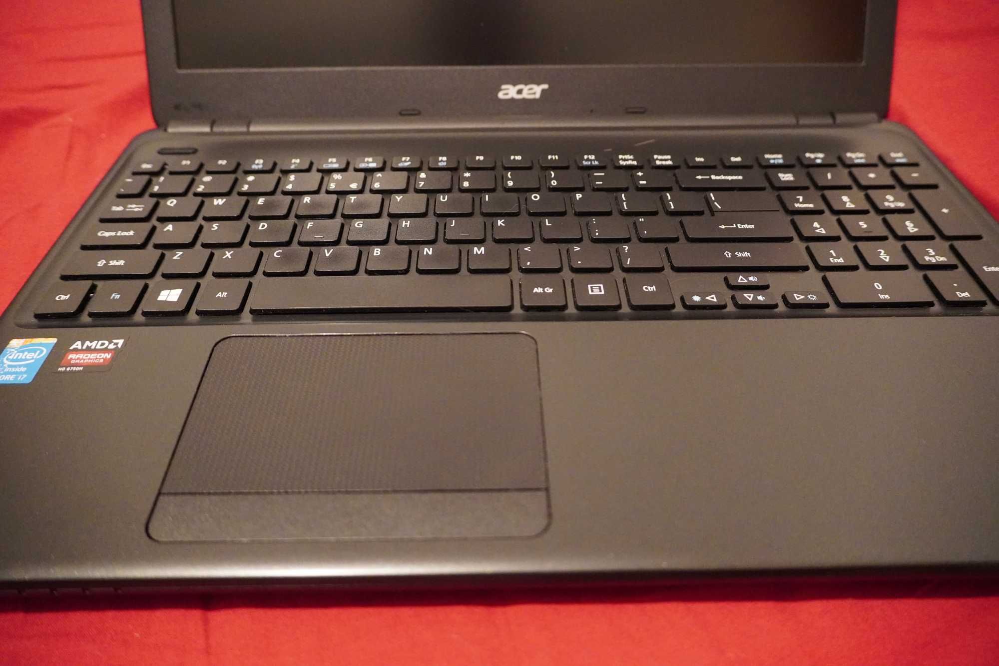 Laptop Acer Aspire E1-572G