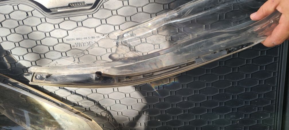 Стъкла за фарове +вежди BMW E60/E61