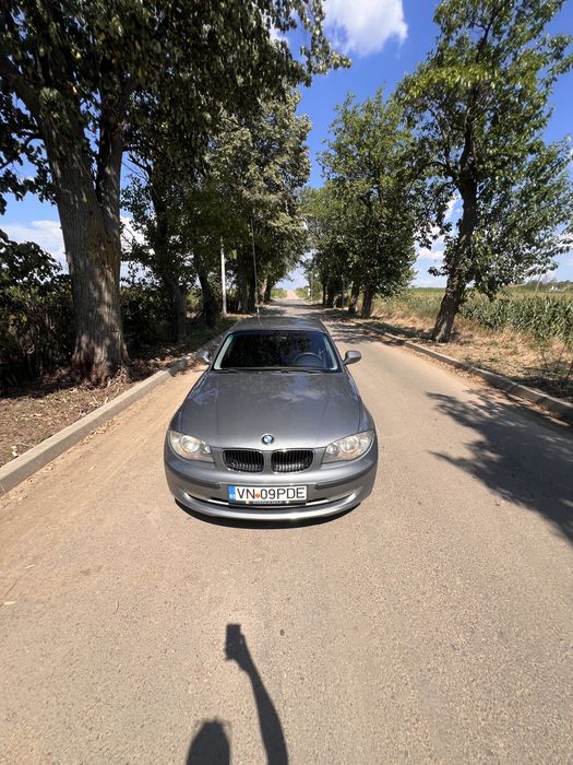 BMW Seria 1 e87 118d 2010 143cp