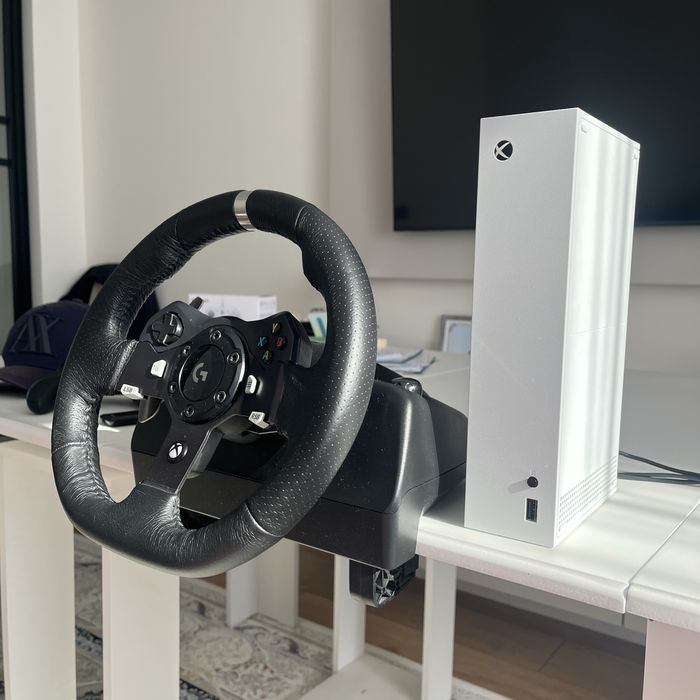 Xbox series s + игровой руль Logitech g920