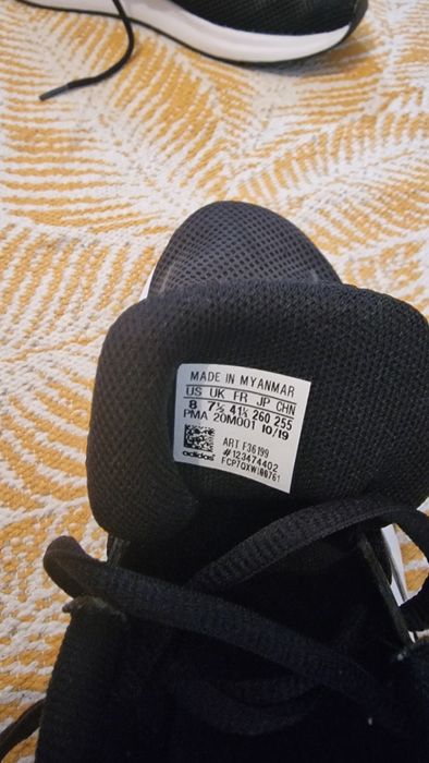 Adidas - marimea 41 1/3 - Stare foarte buna