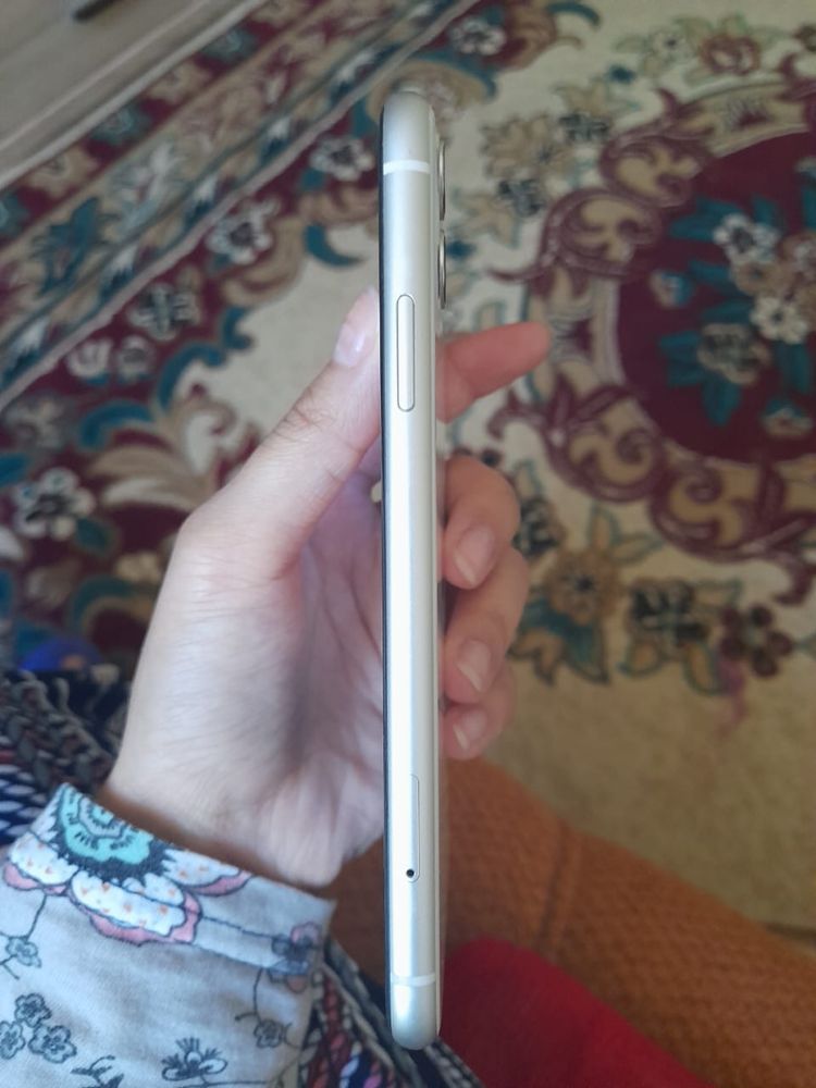 Iphone 11 ( б/у )