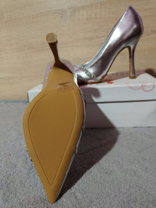 Pantofi eleganți de damă