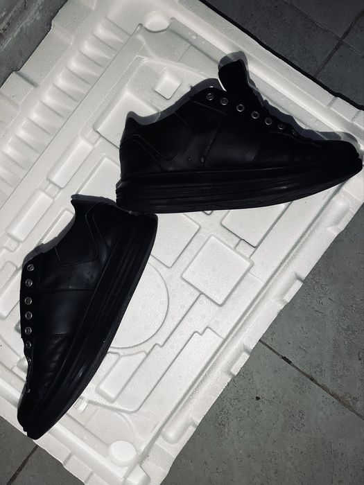 Кожени обувки Guess