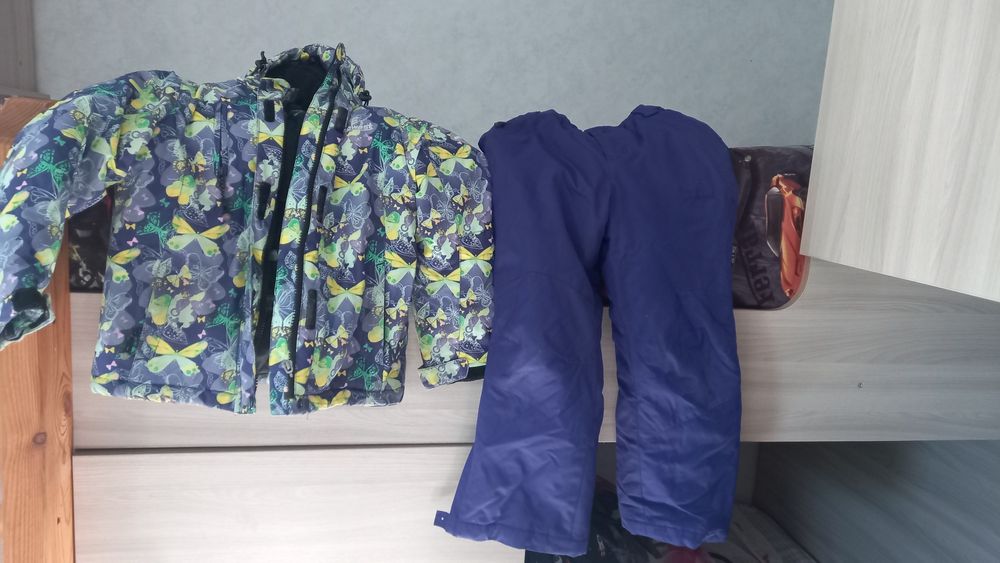 Продам зимний костюм на девочку