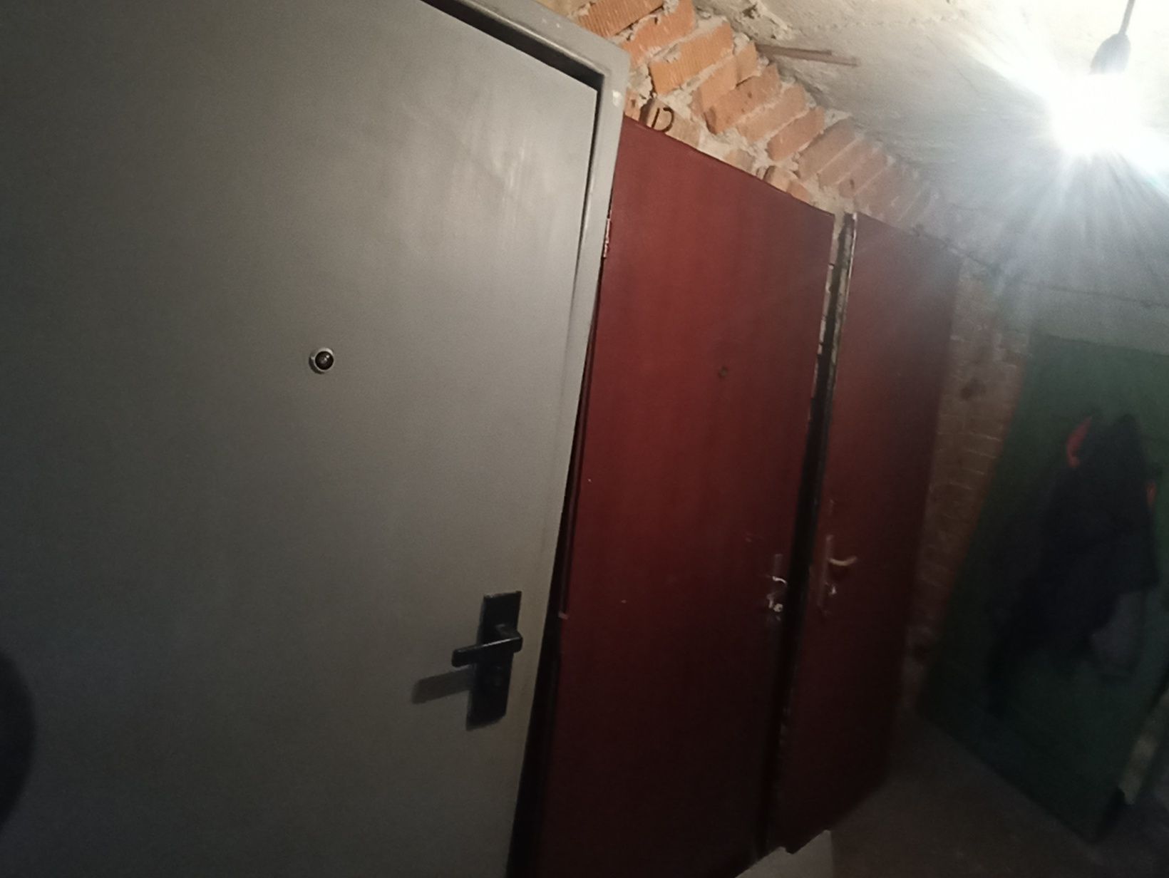 Метални врати с каси