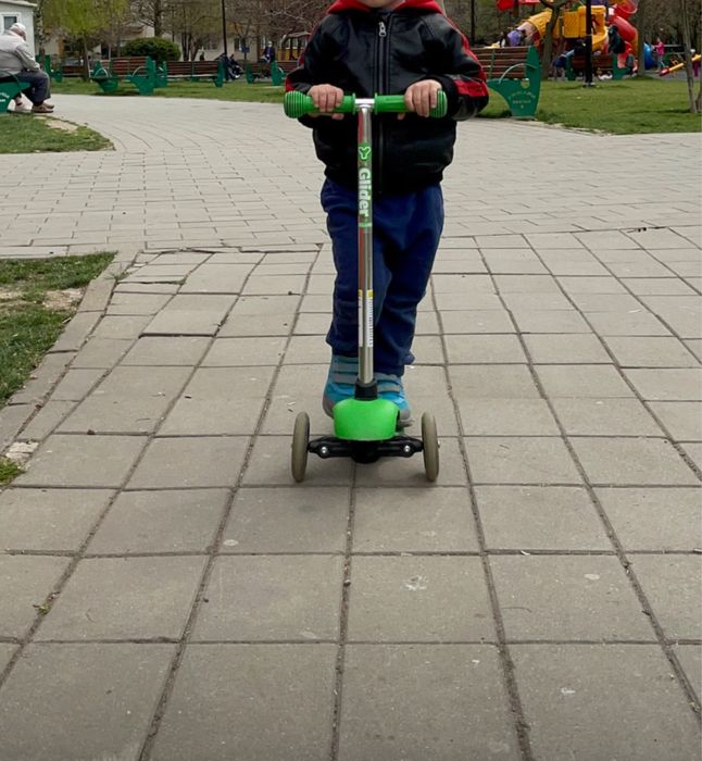 Trotineta Yvolution Glider Deluxe Green