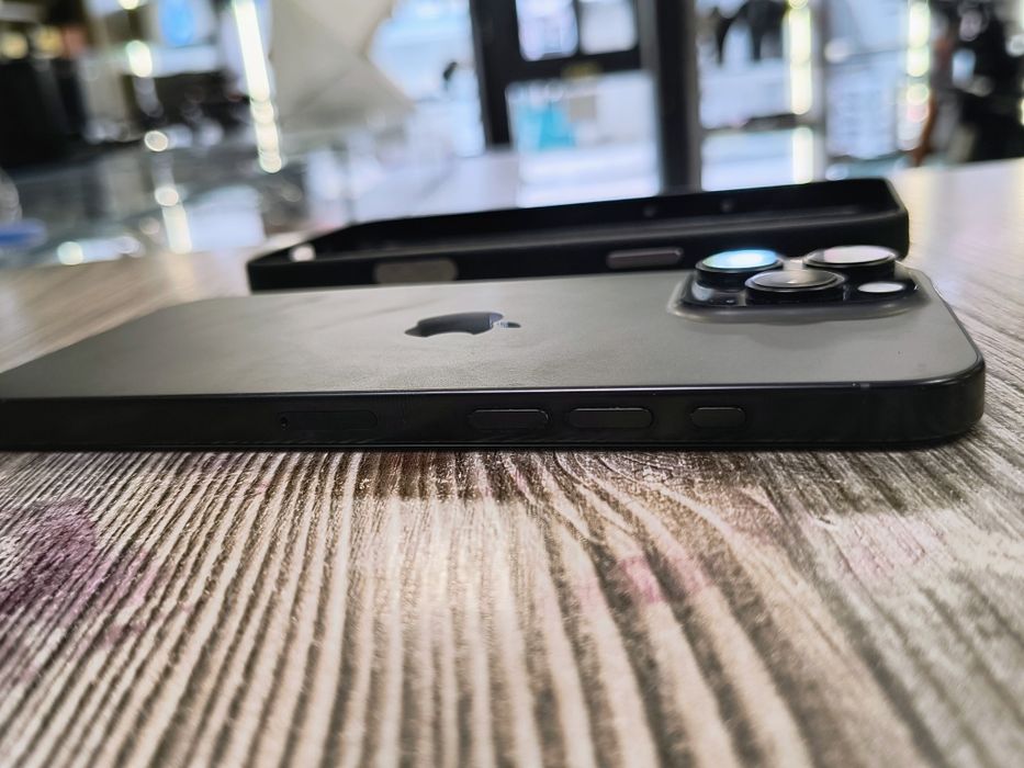 iPhone 16 Pro Max 256GB / 100%