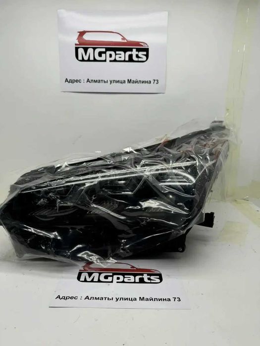 Фара б/у оригинал правая и левая от Lexus NX-200 17г и выше