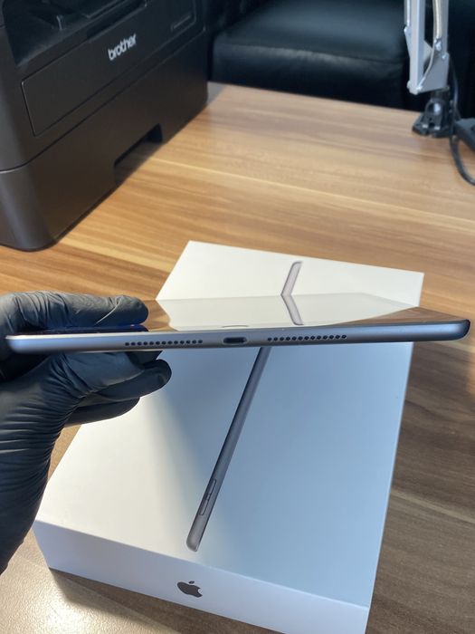 iPad / 10.2 Inch / 9th Generation /64 GB /Garanție 6 luni / Foarte bun