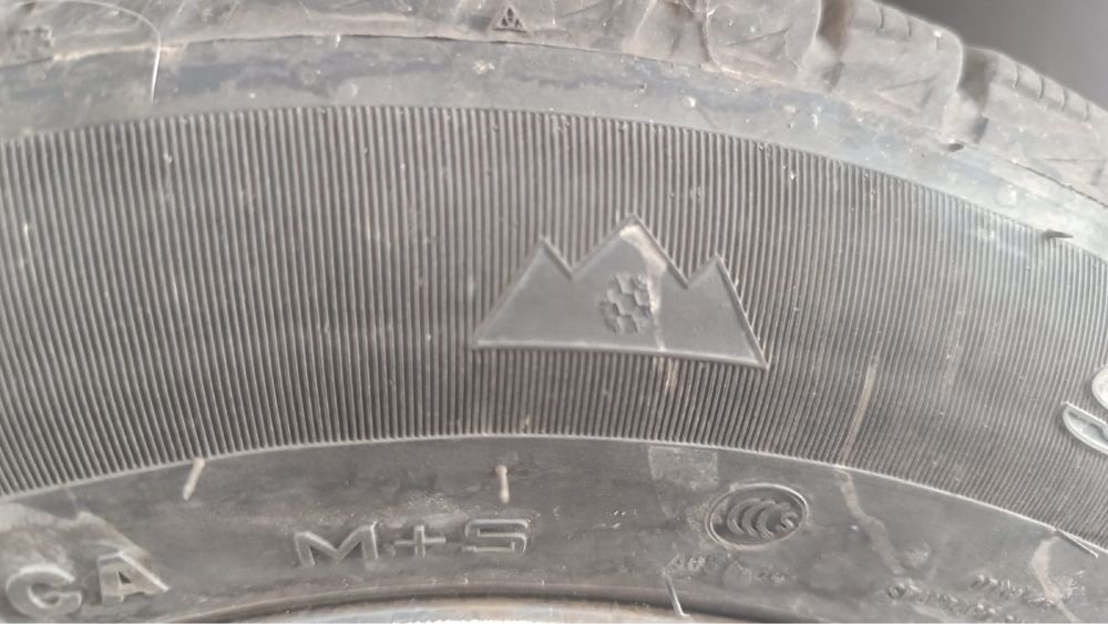 Продам шины зимние б/у
