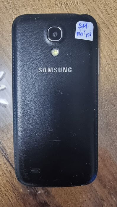 Телефон Samsung S4 mini