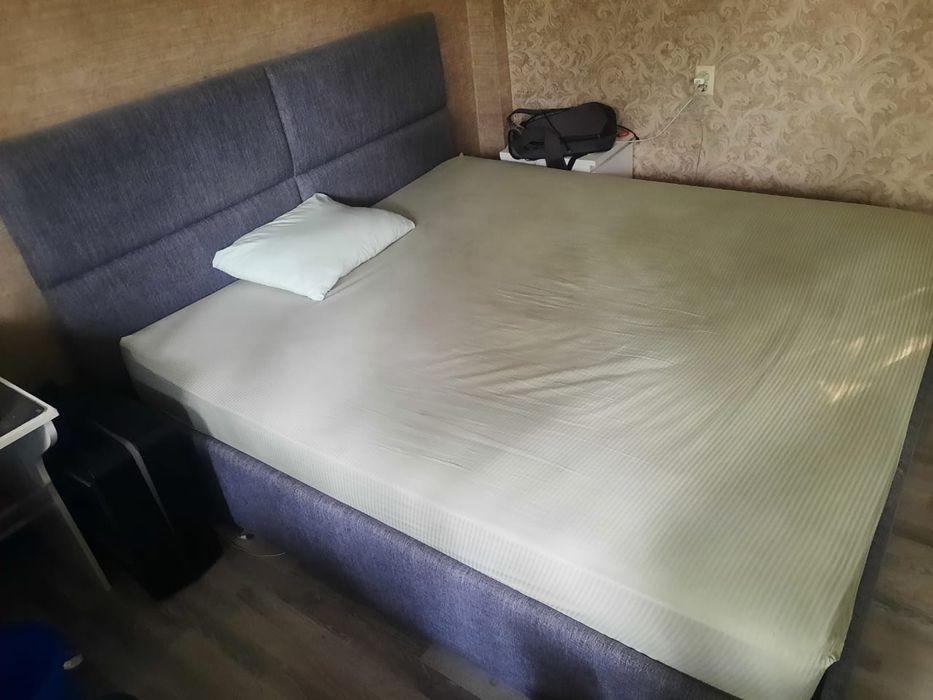 Кровать двуспальная