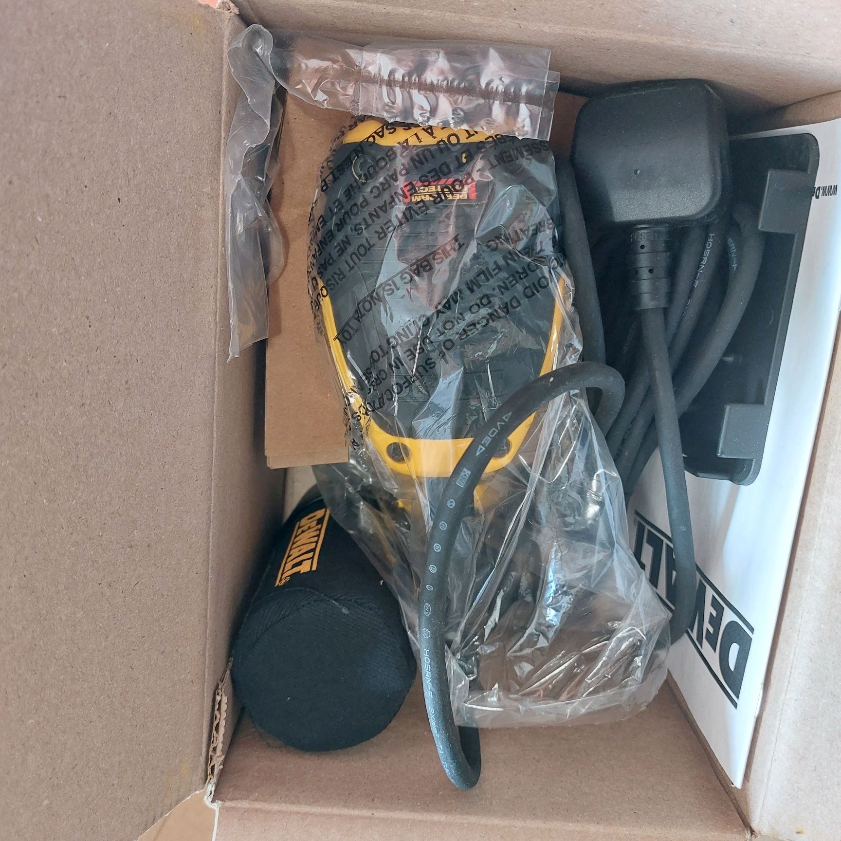 Намалена цена Dewalt DWE6411 електрически виброшлайф Девалт Нов
