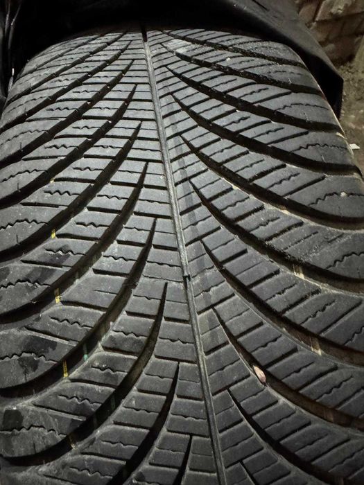 Goodyear Vector 4 Seasons 215/55/R17 all season  anvelope cauciucuri