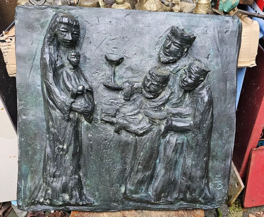 Adorarea Magilor = basorelief Semnată