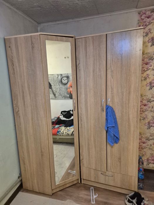 Продам шкаф угловой