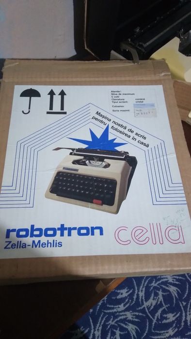 Mașină de scris robotron