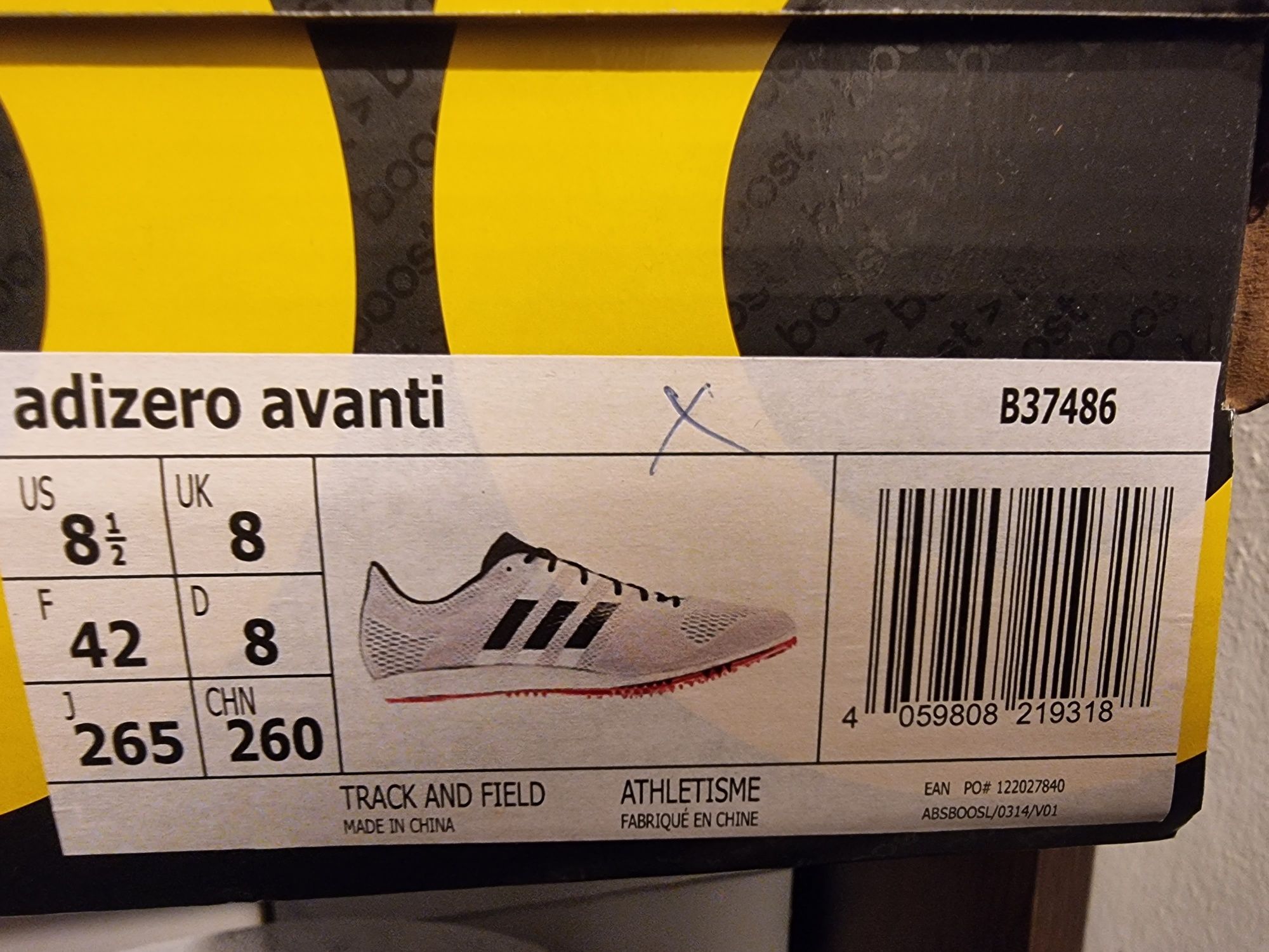 Vând pantofi cuie atletism