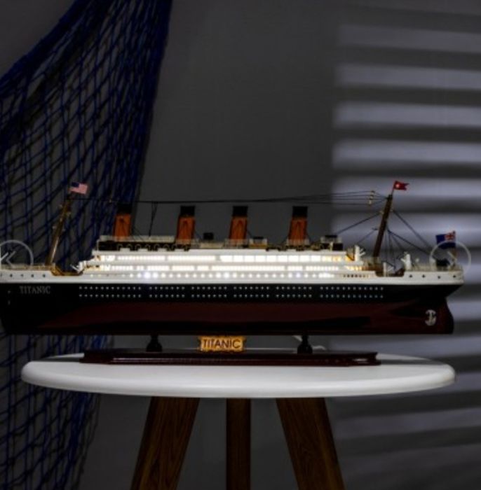 Сувенирная модель корабля "Титаник" с подсветкой (60 х 23 х 7 см) - оп