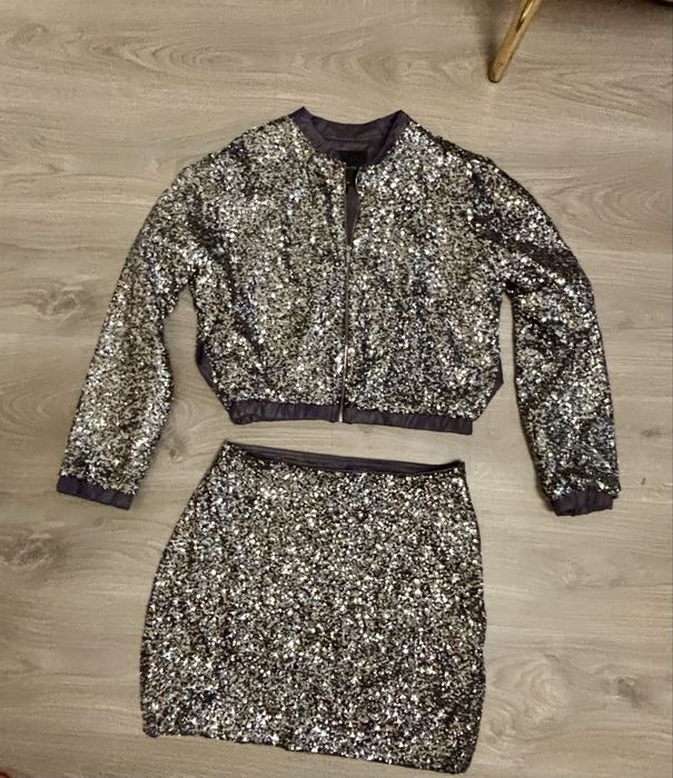 Дамски комплект с пайети в сребърно