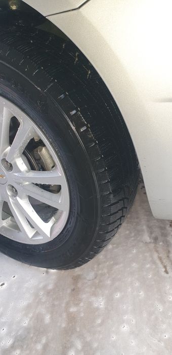 Продам зимни шину с титанкой новом состояний