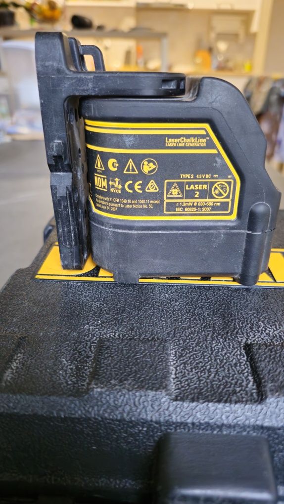 Лазерен нивелир Dewalt DW088
