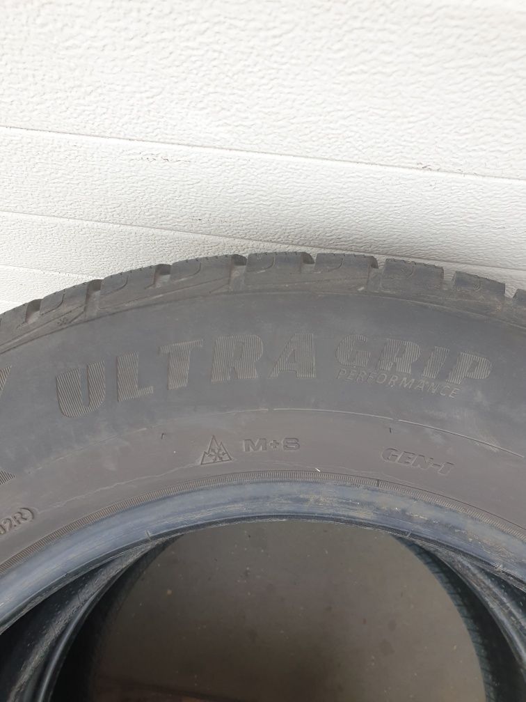 Зимни гуми за Джип 2 броя GOODYEAR UltraGrip 265 60 R18 дот 2518