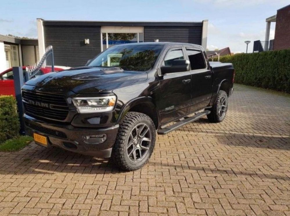 Bandouri Dodge Ram 1500 Gen 5